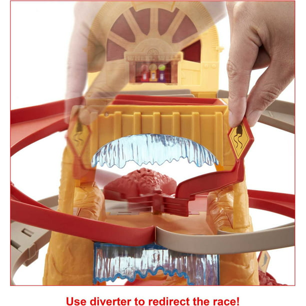Cars Radiator Springs Mountain Race Playset with Two Vehicles