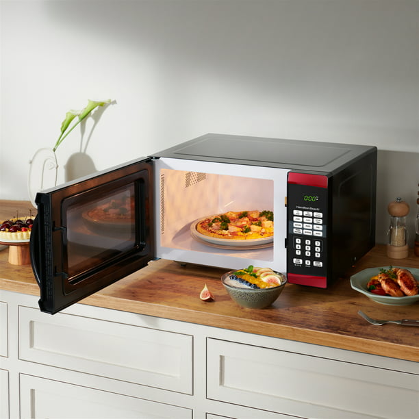 Hamilton Beach 0.9 Cu. ft. 900W Red Microwave oven